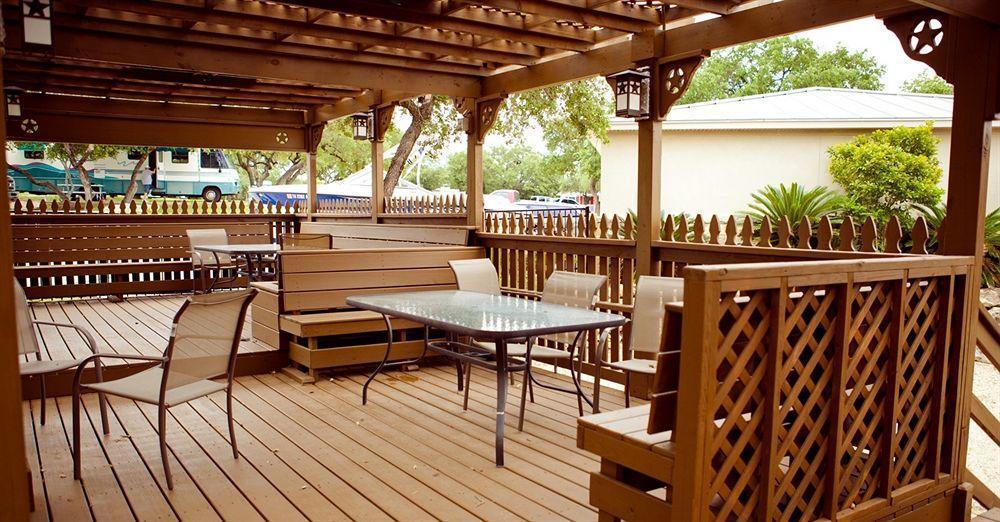 Sun Retreats San Antonio West Hotel Live Oak Eksteriør billede